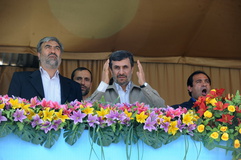 رییس جمهور در جمع مردم حاجی آباد