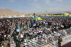 رییس جمهور در جمع مردم حاجی آباد