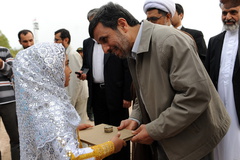 رییس جمهور در جمع مردم بندر خمیر