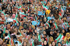 رییس جمهور در جمع مردم بندر خمیر