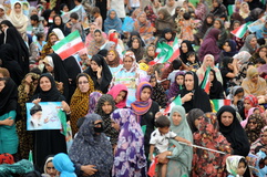 رییس جمهور در جمع مردم بندر خمیر