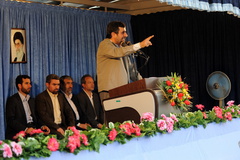 رییس جمهور در جمع مردم بندر خمیر