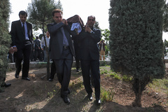 مراسم تشییع و خاکسپاری پیکر استاد داریوش صفوت