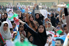 رییس جمهور در جمع مردم پارسیان