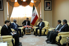 دیدار کوفی عنان با احمدی نژاد