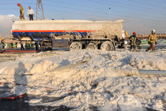 واژگونی مرگبار تانکر بنزین در جاده کرج