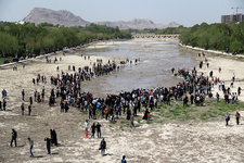 احیاء زاینده‌رود همت ملی می‌خواهد