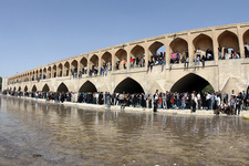 15 آذرماه زنده‌رود بسته می‌شود