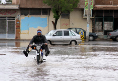 آب گرفتگی معابر در پی بارندگی شدید - کرمان