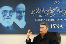 ناصر طهماسب با حضورش در ايسنا از نيم قرن فعاليت در دوبله گفت