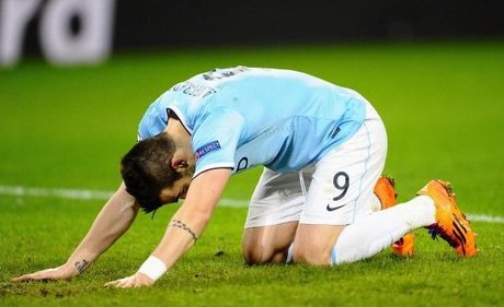 مهاجم منچستر‌سیتی سه ماه خانه نشین شد