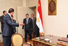 العربية: محمد مرسي روز شنبه قدرت را تحويل مي‌گيرد
