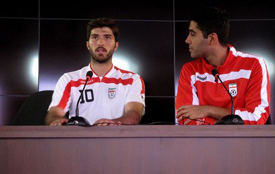 خوشحالی بازیکنان تیم ملی فوتبال ایران از پیروزی والیبال در برزیل