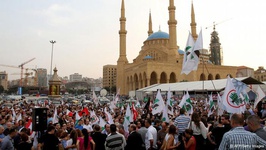 برگزاری مراسم تشییع وسام الحسن/میشل سلیمان: کشور لبنان هدف قرار گرفته است