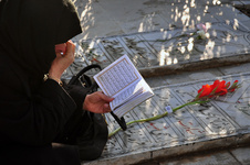 غبارروبی عطرافشانی 19 هزار گلزار شهید سراسر کشور