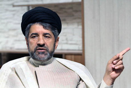 دانشجویان نباید به شکل و پوشش مانکنی به دانشگاه بیایند