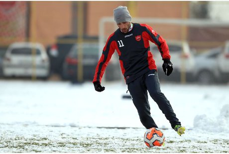 صادقیان: ناراحتم بازی نمی کنم اما خوشحالم پرسپولیس می برد