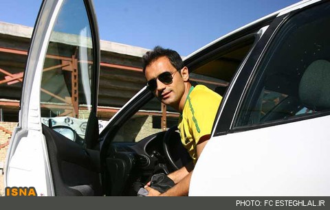 جمشیدیان: جزئیات توافقم با پیکان مانده است/ استقلال یک ریال هم به من نداده