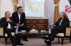 جدال در فرانسه بر سر سفر ميشل روكار به تهران