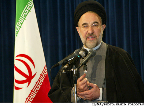 رييس جمهوري اسلامي ايران:
مصيبت درگذشت حضرت دكتر سيدحسن حسيني، اين بنده خوب، خردمند و زيبايي‌شناس خدا را تسليت عرض مي‌كنم