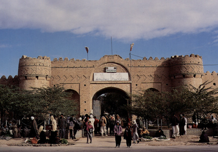 نوروز 84 به كجا سفر مي‌كنيد؟ /17/
پيوند تمدن و طبيعت بكر در سيستان و بلوچستان هر نظاره گري را مدهوش مي‌كند