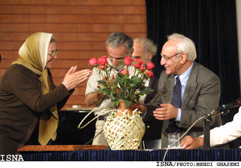 /گزارش تصويري/
مراسم بزرگداشت “جمشيد لايق” _ خانه هنرمندان
