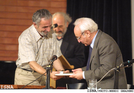 /گزارش تصويري/
مراسم بزرگداشت “جمشيد لايق” _ خانه هنرمندان