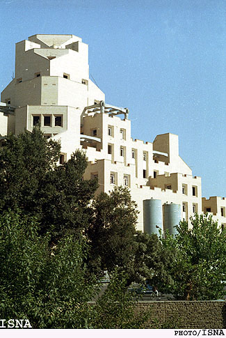 مساله تقليل برج جهان‌نما تا پيش از نيمه‌ ارديبهشت‌ماه آتي بايد روشن شود
متروي اصفهان از زير چهارباغ عبور نخواهد كرد