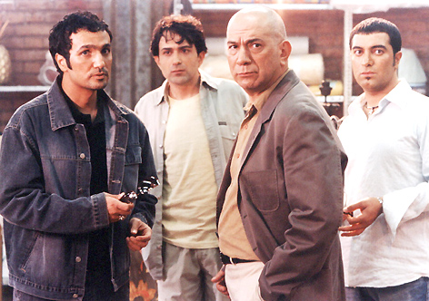 اصغر هاشمي:
سينماي ايران، اتوماتيك‌وار به سمت سينماي «كمدي» سوق داده شد
«مجردها»، خودش براي خودش تبليغ مي‌كند