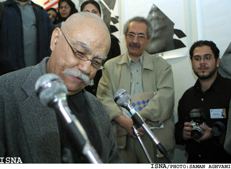 زرين‌كلك: فصل درخشاني از تاريخ هنر معاصر ما به‌نام اوست
پرويز كلانتري: از پيش‌قراولان نوآوري بود
علي‌اكبر صادقي: فرد فوق‌العاده‌اي از نظر اخلاقي و حرفه‌يي بود