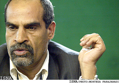 يك حقوقدان با اشاره به صدورمجوز تخريب دبستان دهخدا:
دادستان براي جلوگيري از تخريب وارد شود
صدور مجوز تخريب دبستان دهخدا از سوي ميراث فرهنگي،تخلف قانوني است