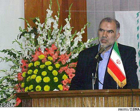 *سال خوش آمد‌گويي*
استاندار يزد:
ادعا نكرديم كه در سال 84 همانند سوييس و پاريس مي‌شويم
ورود گردشگران خارجي به يزد در سال 83 ، 50 درصد رشد كرده است