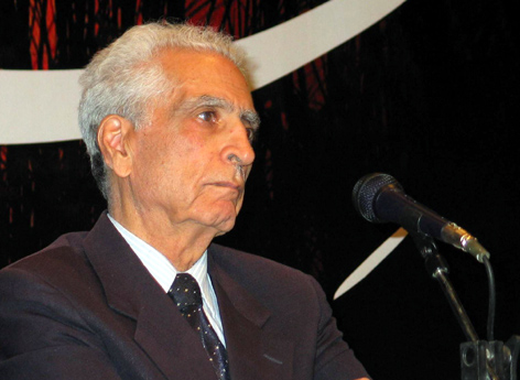 ”چو ايران نباشد تن من مباد“
درآخرين نشست عمومي آخرين روز همايش ملي ايران‌شناسي،
اسلامي ندوشن، رستگار فسايي و صدري افشار از ايران و ايراني گفتند