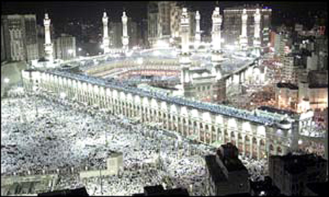 رئيس سازمان حج و زيارت:
مبناي حمايت سازمان در قبال شركت‌هاي عامل عدالت است
در صورت افزايش اماكن اقامتي در عربستان تعداد زائران عمره افزايش مي‌يابد