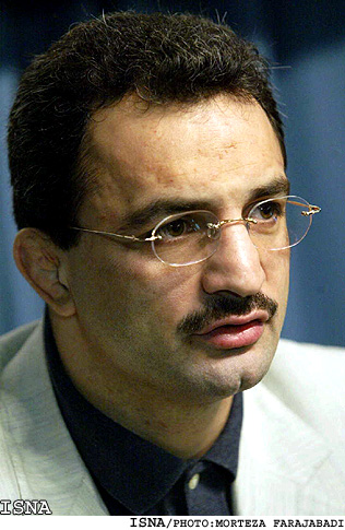نماينده تهران:
از دست دادن حداقل فضاها و سالن‌هاي تئاتر از جمله تئاتر پارس درست نيست
دستگاه‌هاي اجرايي كمترين توجه را به قشر هنرمند در زمينه‌هاي مختلف دارند