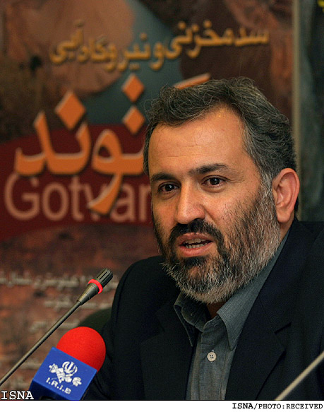 معاون وزير نيرو: 
مصرف برق ايران در سه دهه گذشته 10برابر شده است
توليد هر كيلووات ساعت برق نزديك به يك هزار يورو سرمايه‌ مي‌برد