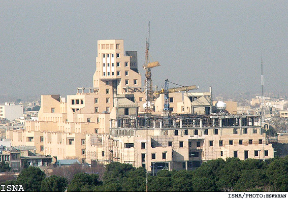 سازمان ميراث فرهنگي و گردشگري اعلام كرد:
تعديل برج جهان‌نما آغاز شد