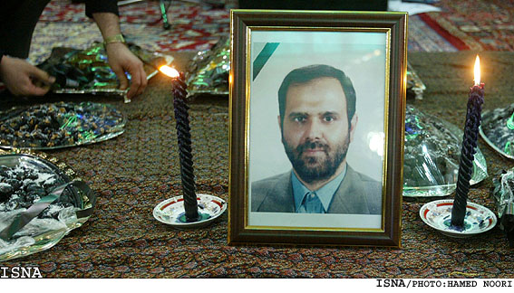 با حضور جامعه علمي و دانشگاهي كشور
مجلس يادبود زنده‌ياد دكتر كاظمي آشتياني، جهادگر دانشمند و برجسته كشور در مسجد «جامع» قلهك برگزار شد