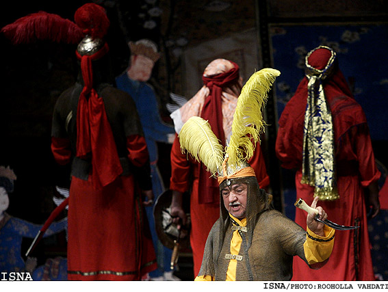 اجراي تعزيه دراختتاميه‌ي بخش بين‌الملل جشنواره‌ي فيلم فجر/روح‌اله وحدتي