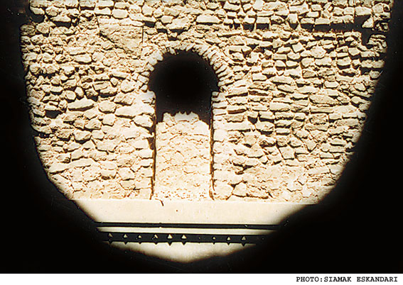 /زمان رسيدگي به وضعيت اسفناك آثار باستاني فيروزآباد كي فرا مي‌رسد؟/ 
انجمن دوستداران ميراث فرهنگي در اين محوطه تشكيل و به صورت ملموس، تقويت شود
