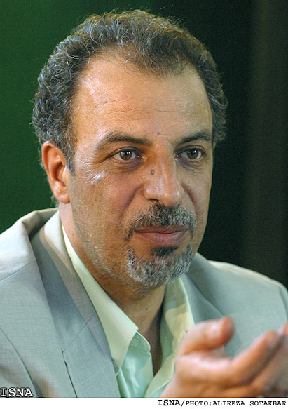 /مراسم تجليل از رييس پيشين سازمان ميراث فرهنگي و گردشگري/
دبير جامعه‌ي هتل‌داران ايران:
دخالت بخش خصوصي در تصميم‌گيري‌ها، صنعت توريسم را متحول كرد