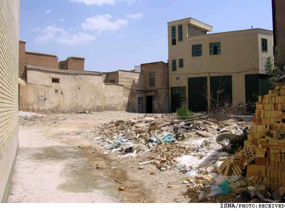 بي‌فرهنگي در پايتخت فرهنگي ايران؟!
كارشناس ارشد معماري بنا:
خانواده‌هاي اصيل شيراز از بافت تاريخي كوچ كرده‌اند ... شرايط ثبت ملي بنا بايد مشخص شود
