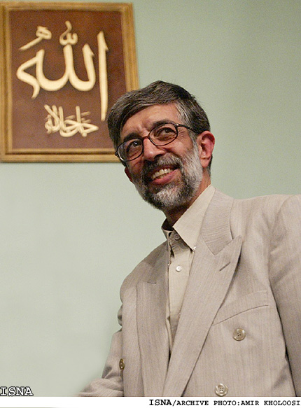 *سفر رييس مجلس به نيويورك لغو شد*
اظهارات آصفي درفرودگاه:
*تصميم حدادعادل درلغو سفر عزتمندانه بود
*آمريكا سازمان‌هاي بين‌المللي را گروگان گرفته است