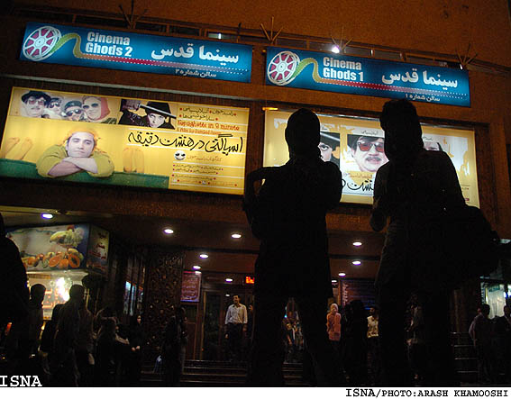 رييس كانون كارگردانان:
براي واگذاري موقتي شوراي صنفي نمايش فرصت خوبي است