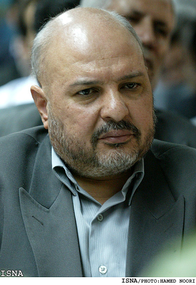 وزير نفت:
* اساسنامه همچنان در انتظار تصويب دولت است
* تعيين سهم ال.پي.جي در سبد سوخت سياست وزات‌خانه است