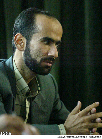 /تريبون آزاد دانشجويي/
دبير انجمن اسلامي تربيت مدرس:
درگيري‌هاي خانه‌ي احزاب، نشانه‌ي عدم بلوغ سياسي است
ـ انجمن‌هاي اسلامي دانشجويان بايد به اصل خود بازگردد