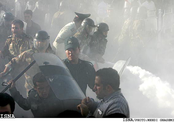 عضو بسيج دانشجويي:
چـــــــــــــــــــــرا ؟