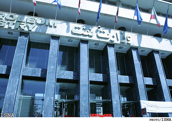 /كنفرانس ملي نفت، گاز و انرژي در افق 1404/
رييس انجمن استراتژي ايران:
تغيير ساختارهاي غيرضروري در وزارت نفت براي رسيدن به اهداف چشم‌انداز ضروري است