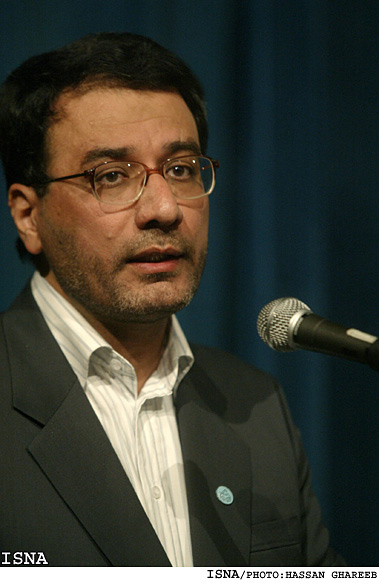 *مراسم توديع و معارفه رييس دانشگاه تهران*
رييس سابق دانشگاه تهران:
تعجيل در برگزاري مراسم توديع و معارفه عجيب است
كتابخانه دانشكده حقوق چهارشنبه آماده مي‌شود