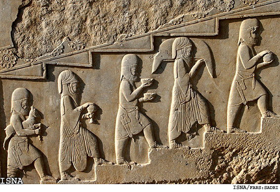 آثار تخت جشميد (پارسه) بي‌توجه به پژوهش‌ها با روش‌هاي سنتي مرمت مي‌شوند
/وضعيت ناگوار پارسه (تخت جمشيد) پايان مي‌يابد؟/‌66